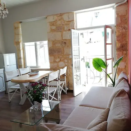 Kouros City Studio Apartman